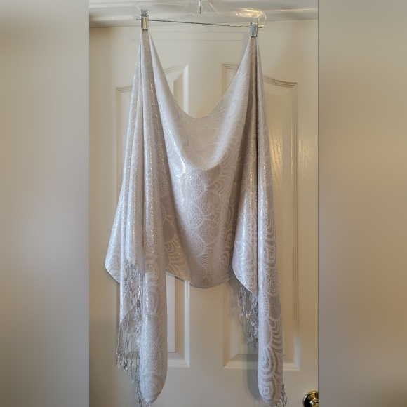 Elegant scarf ✨️ - Picture 4 of 5